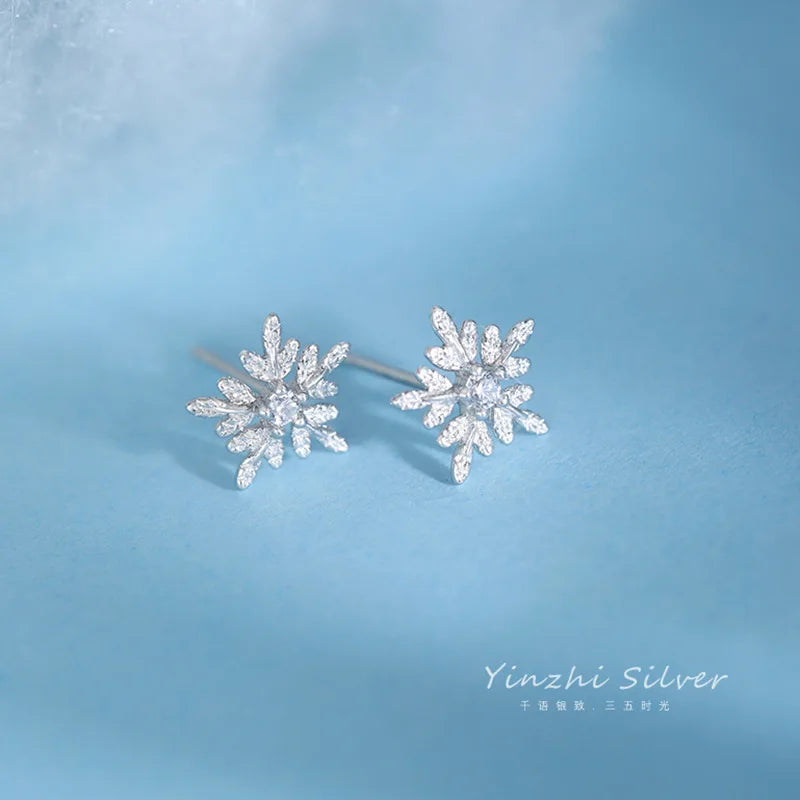 925 Sterling Silver Korean-Inspired Simple Snowflake Stud Earrings with Crystal Accents - Elegant Jewelry Gift for Women