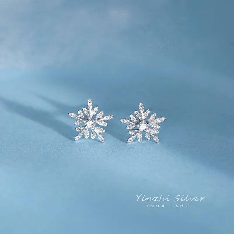 925 Sterling Silver Korean-Inspired Simple Snowflake Stud Earrings with Crystal Accents - Elegant Jewelry Gift for Women