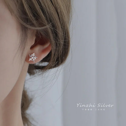 925 Sterling Silver Korean-Inspired Simple Snowflake Stud Earrings with Crystal Accents - Elegant Jewelry Gift for Women