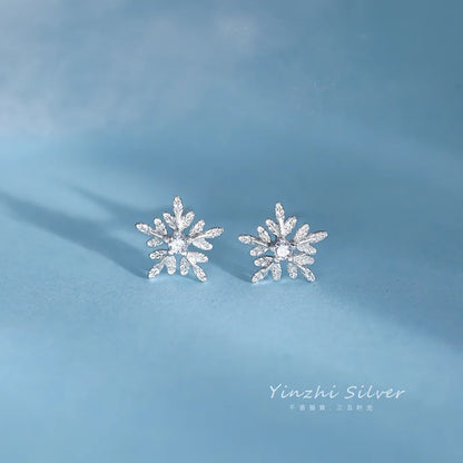 925 Sterling Silver Korean-Inspired Simple Snowflake Stud Earrings with Crystal Accents - Elegant Jewelry Gift for Women
